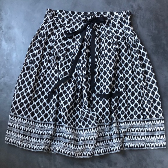 BCBGMaxAzria Dresses & Skirts - NWOT BCBG Print Skirt